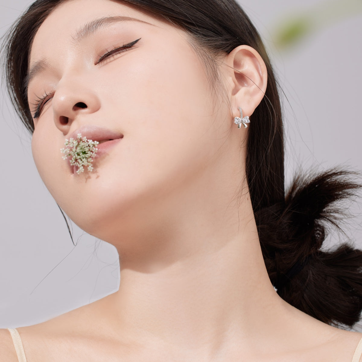 [baslovejewels]Exquisite Earrings With Heart-Shaped Bow Design