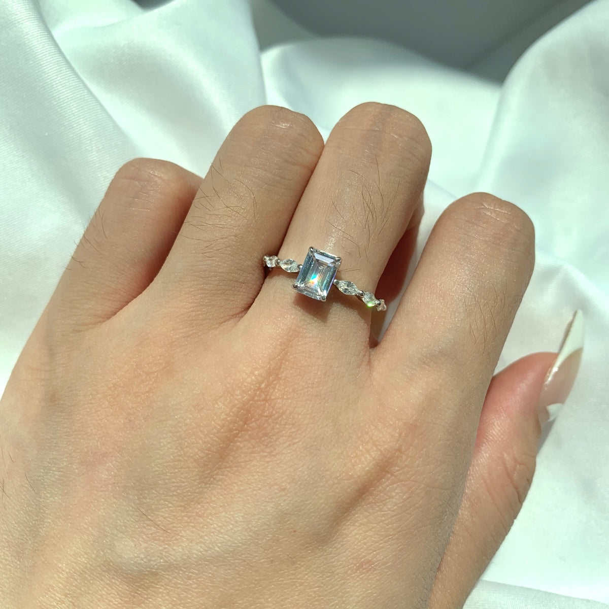 [baslovejewels]1.0 Carat Dainty Resplendent Radiant Cut Daily Ring