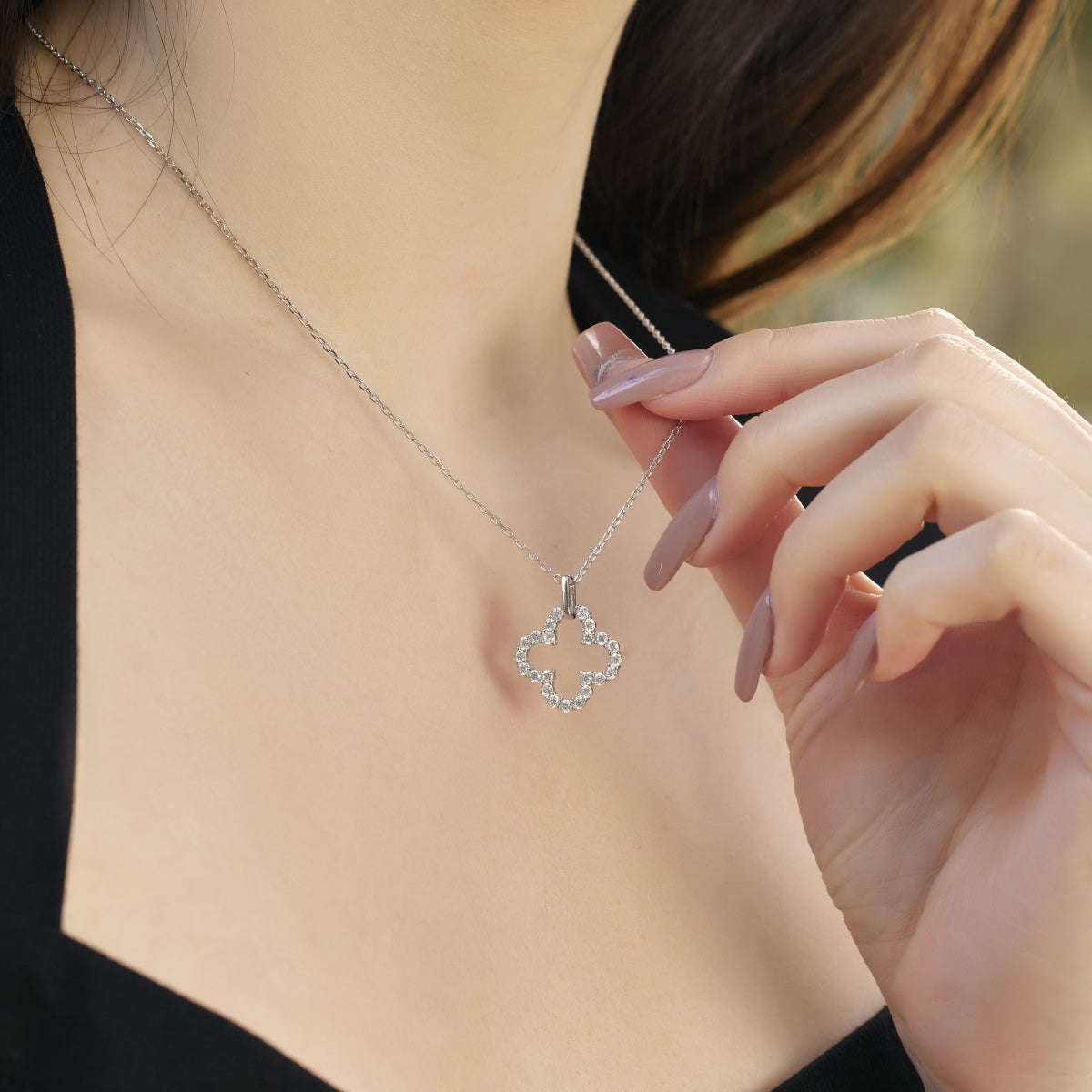 [baslovejewels]Four-Leaf Clover Hollow Design Exquisite Necklace