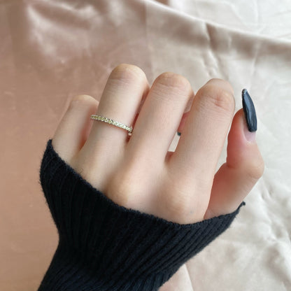 [baslovejewels]Delicate Sparkling Round Cut Daily Ring