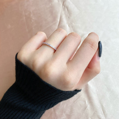 [baslovejewels]Delicate Sparkling Round Cut Daily Ring