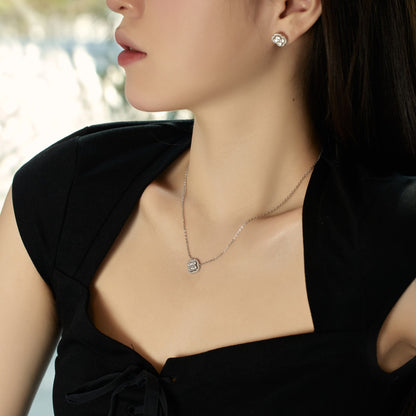 [baslovejewels]Exquisite Necklace With Four-Leaf Clover Flower Design