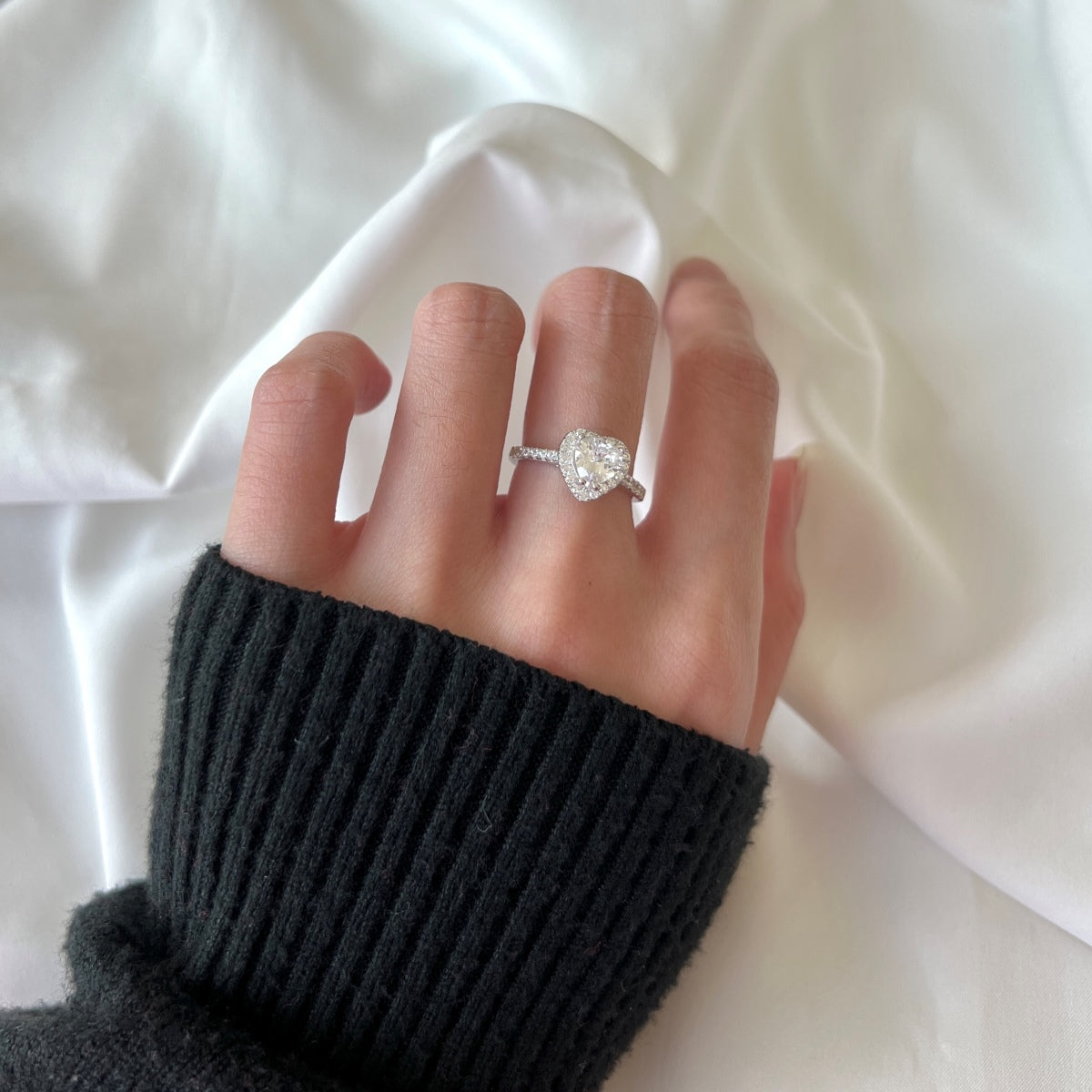 [baslovejewels]Eternity Splashy Romantic Heart Shape Lover Ring