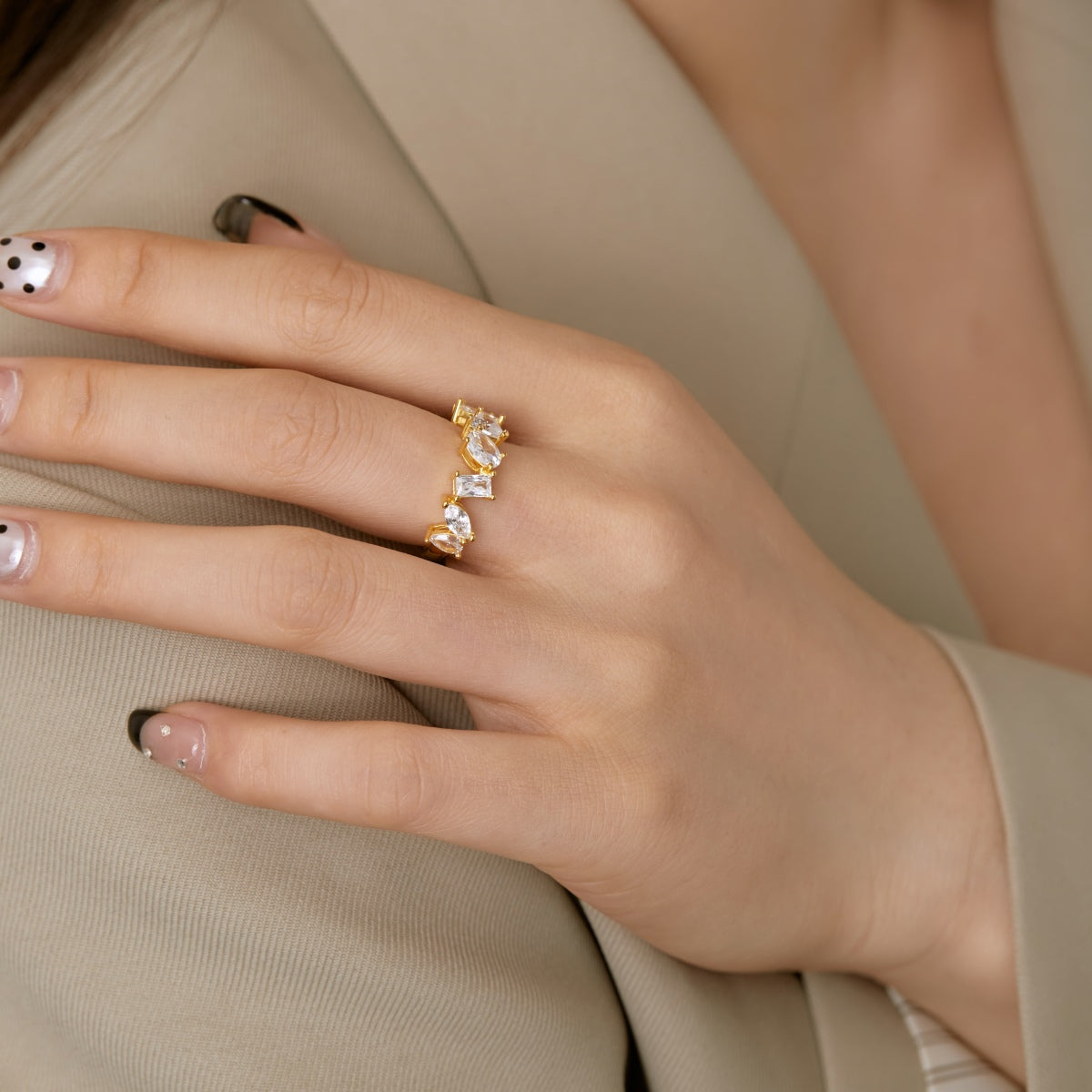 [baslovejewels]Delicate Multi Cut Ring