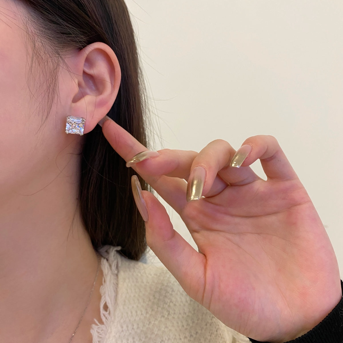 [baslovejewels]Delicate Square Shape Earrings