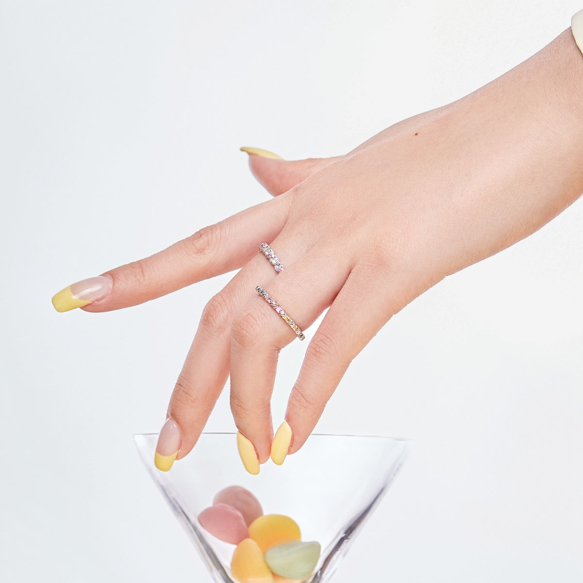 [baslovejewels]Dainty Ebullient Round Cut Daily Ring