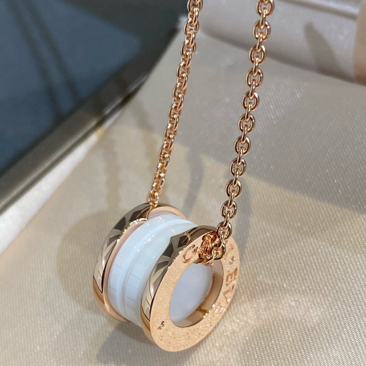 [baslovejewels]ZERO 1 WHITE CERAMIC PINK GOLD NECKLACE