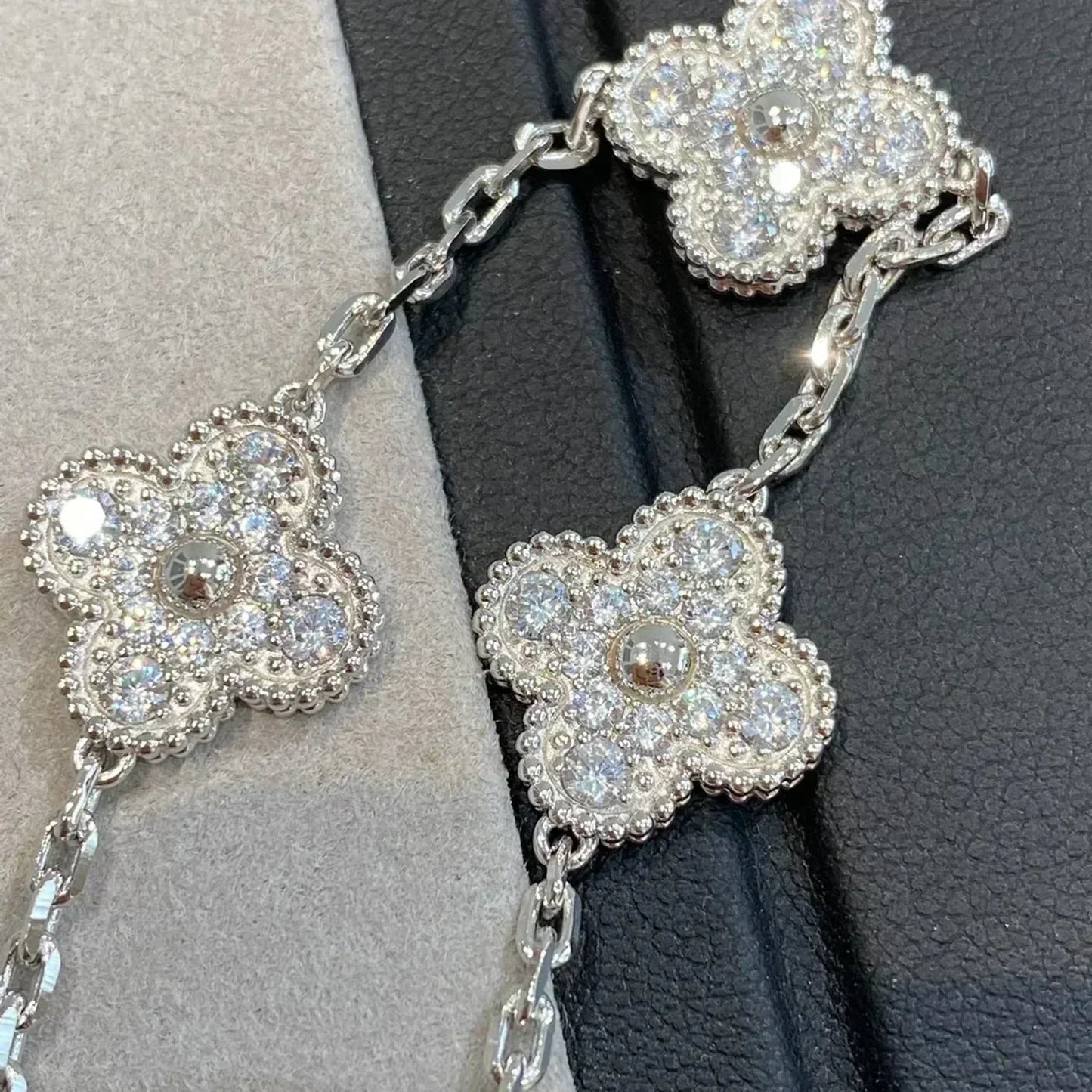 [baslovejewels]CLOVER 5 MOTIFS  DIAMOND BRACELET SILVER