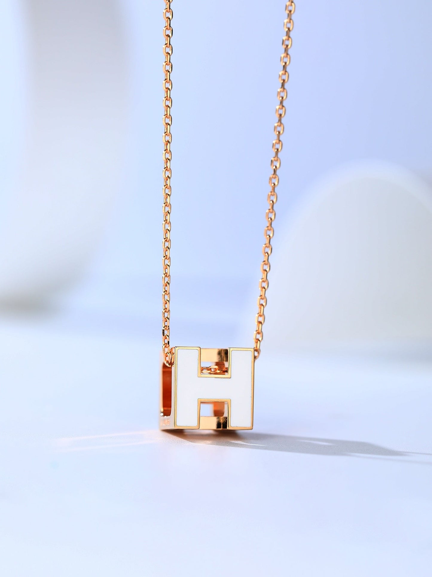 [baslovejewels]H CAGE PINK GOLD NECKLACE