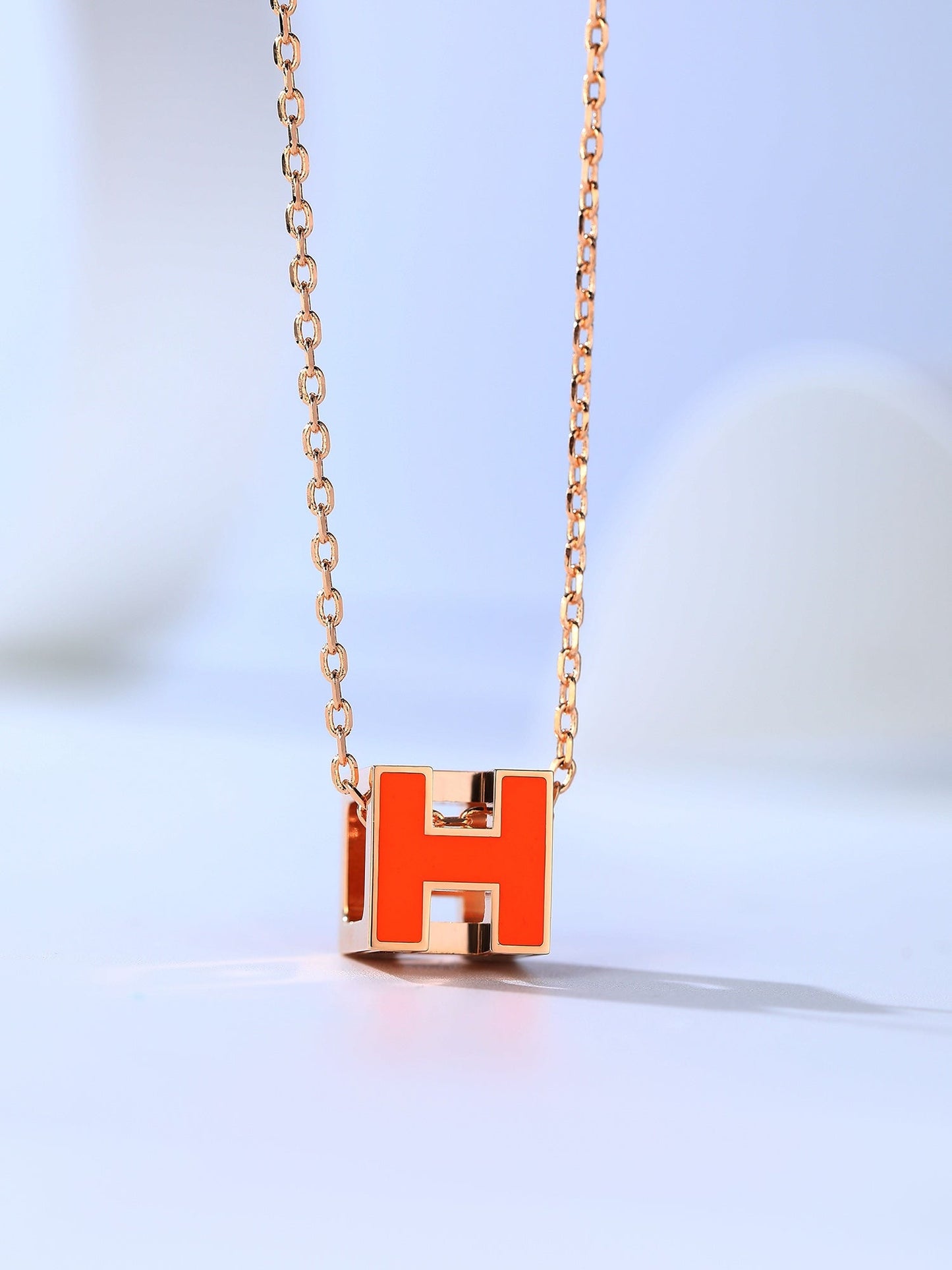 [baslovejewels]H CAGE PINK GOLD NECKLACE