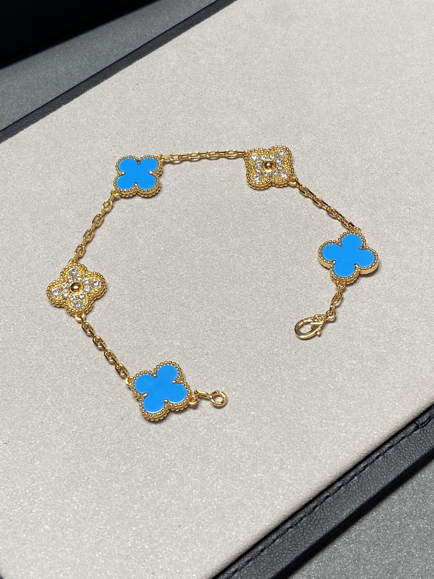 [baslovejewels]CLOVER 5 MOTIF BLUE CHALCEDONY DIAMOND GOLD BRACELET