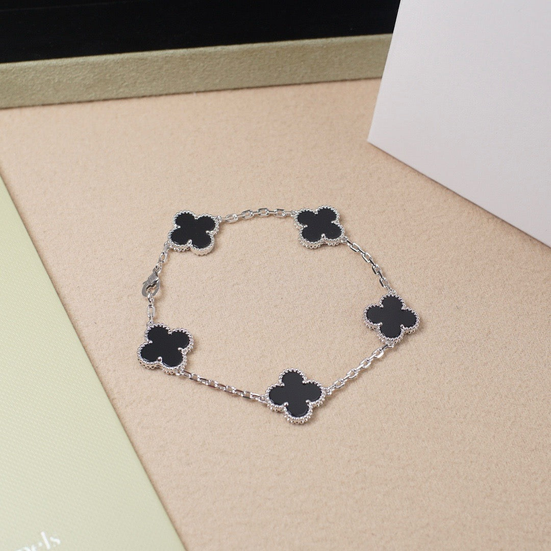 [baslovejewels]CLOVER 5 MOTIF ONYXS  BRACELET SILVER