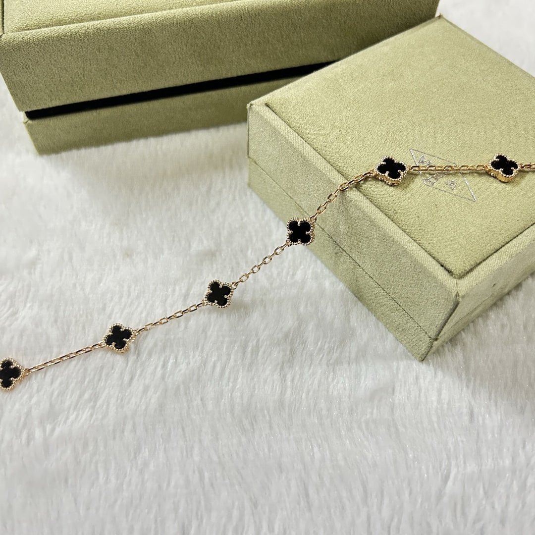 [baslovejewels]CLOVER 6 MOTIF  ONYXS BRACELET