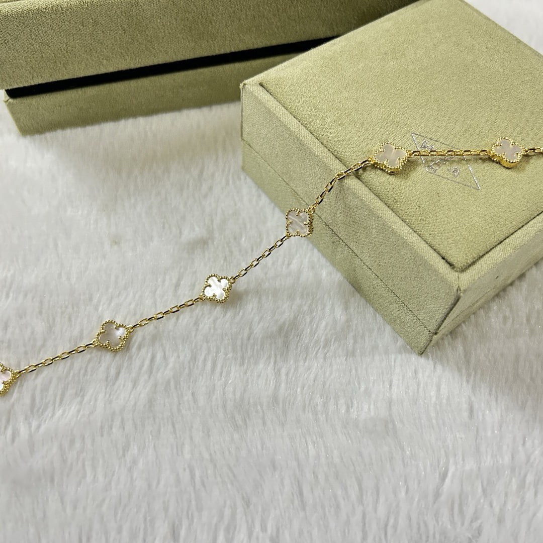 [baslovejewels]CLOVER 6 MOTIF WHITE MOP BRACELET