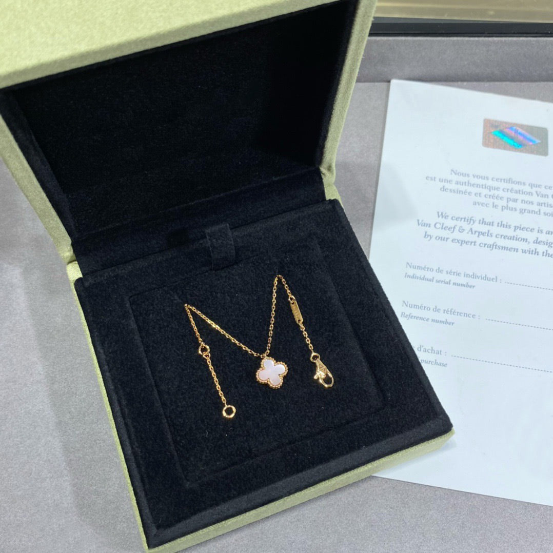 [basloveJW]CLOVER 9.5MM PINK MOTHER-OF-PEARL NECKLACE