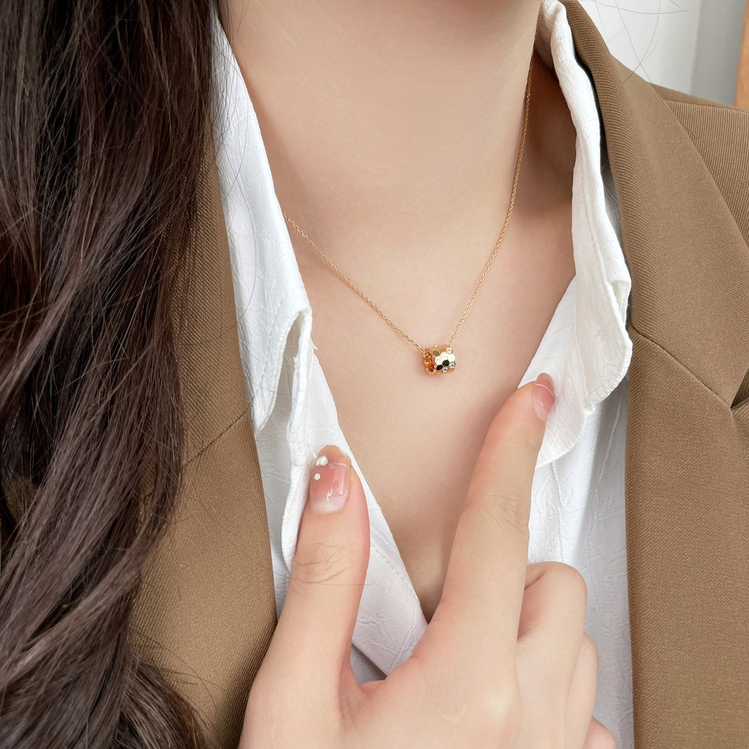 [baslovejewels]BEE MINI PEDANT DIAMOND NECKLACE