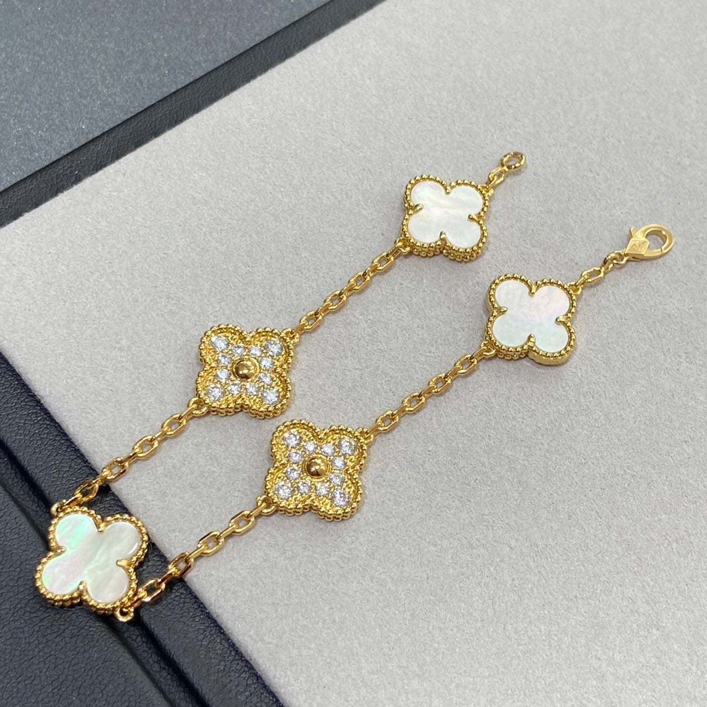 [baslovejewels]CLOVER BRACELET 5 MOTIF WHITE MOP DIAMOND