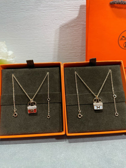 [baslovejewels]H CIRCE MOISSANITE PENDANT NECKLACE GOLD