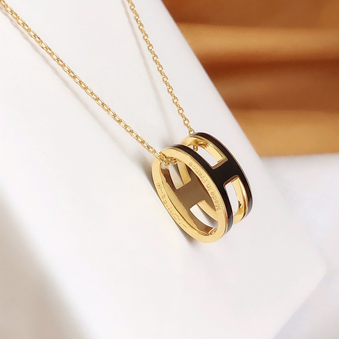 [baslovejewels]HM CLIC BLACK ENAMEL GOLD NECKLACE