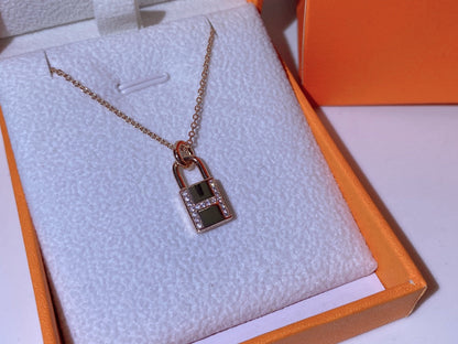 [baslovejewels]HM ADVANCED NICHE LOCK HEAD NECKLACE DIAMONDS
