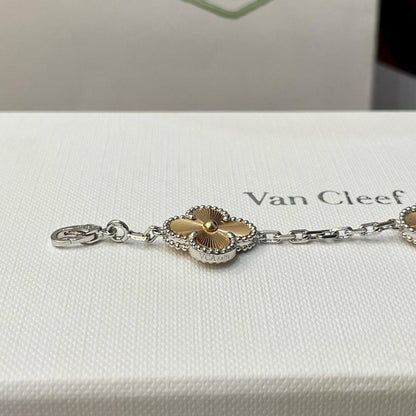 [baslovejewels]CLOVER  5 MOTIFS  CHRISTMAS LIMITED EDITION BRACELET