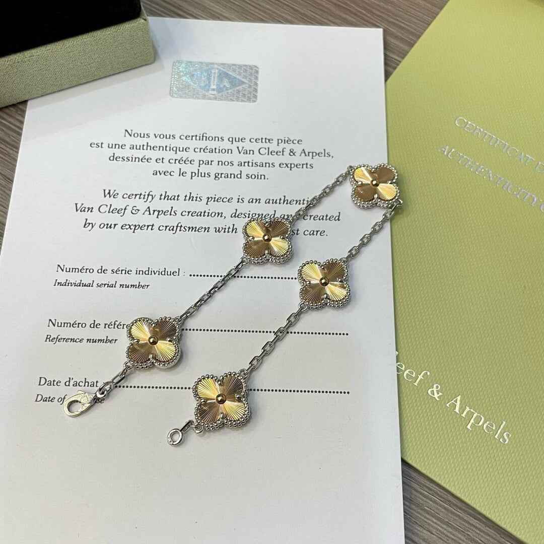 [baslovejewels]CLOVER  5 MOTIFS  CHRISTMAS LIMITED EDITION BRACELET