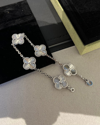[baslovejewels]CLOVER SILVER 5 MOTIFS BRACELET