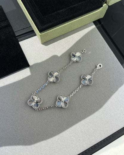 [baslovejewels]CLOVER SILVER 5 MOTIFS BRACELET